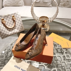 Louis Vuitton Heeled Shoes